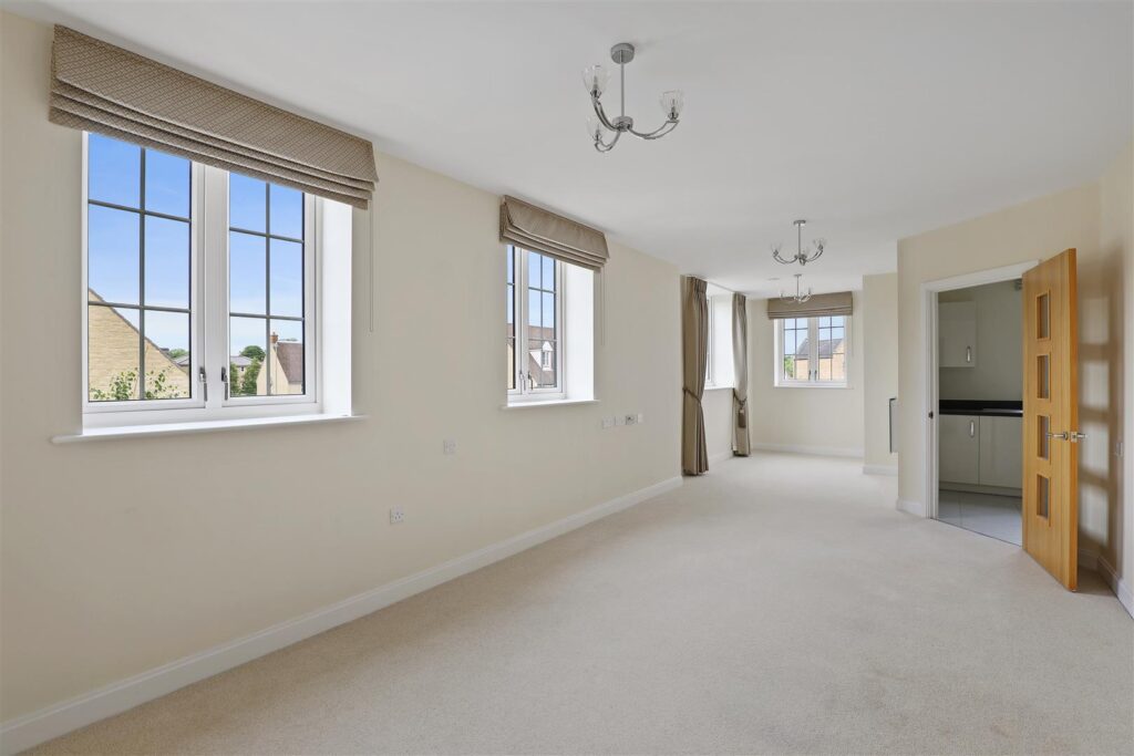 Watson Place. Trinity Road, Chipping Norton, Oxfordshire, OX7 5AJ
