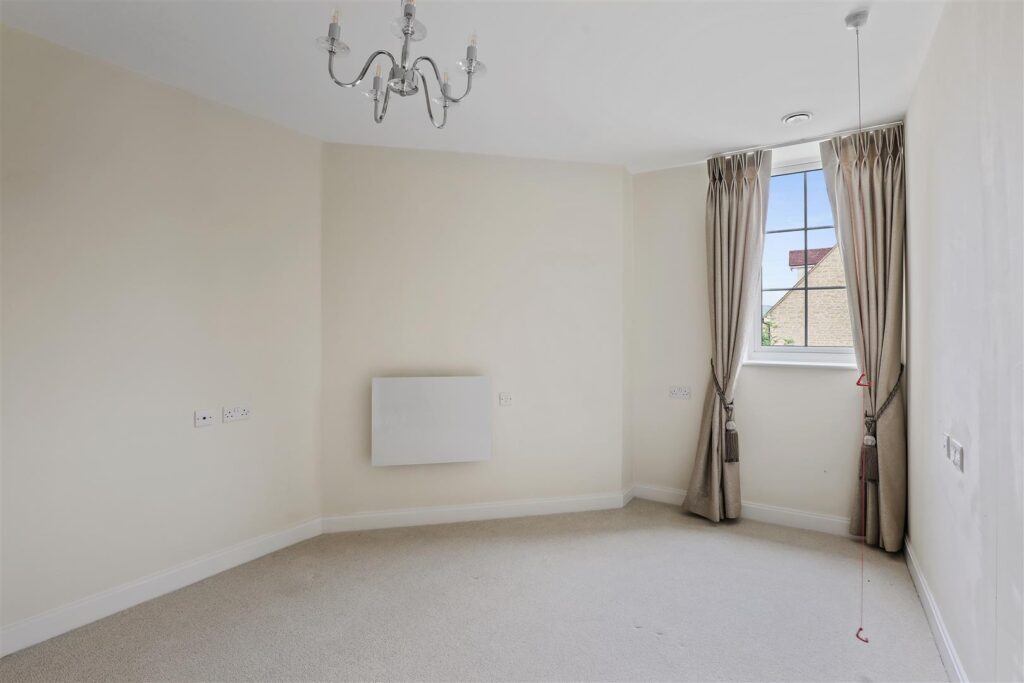 Watson Place. Trinity Road, Chipping Norton, Oxfordshire, OX7 5AJ