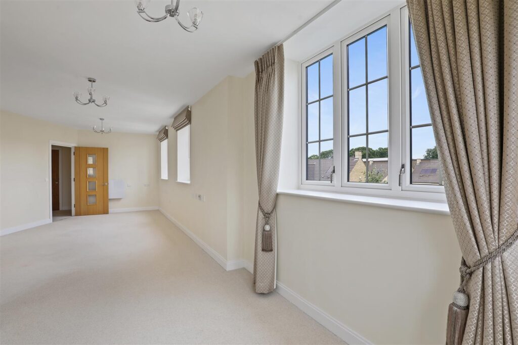 Watson Place. Trinity Road, Chipping Norton, Oxfordshire, OX7 5AJ