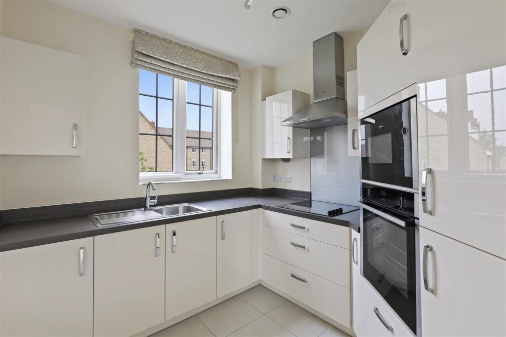 Watson Place. Trinity Road, Chipping Norton, Oxfordshire, OX7 5AJ