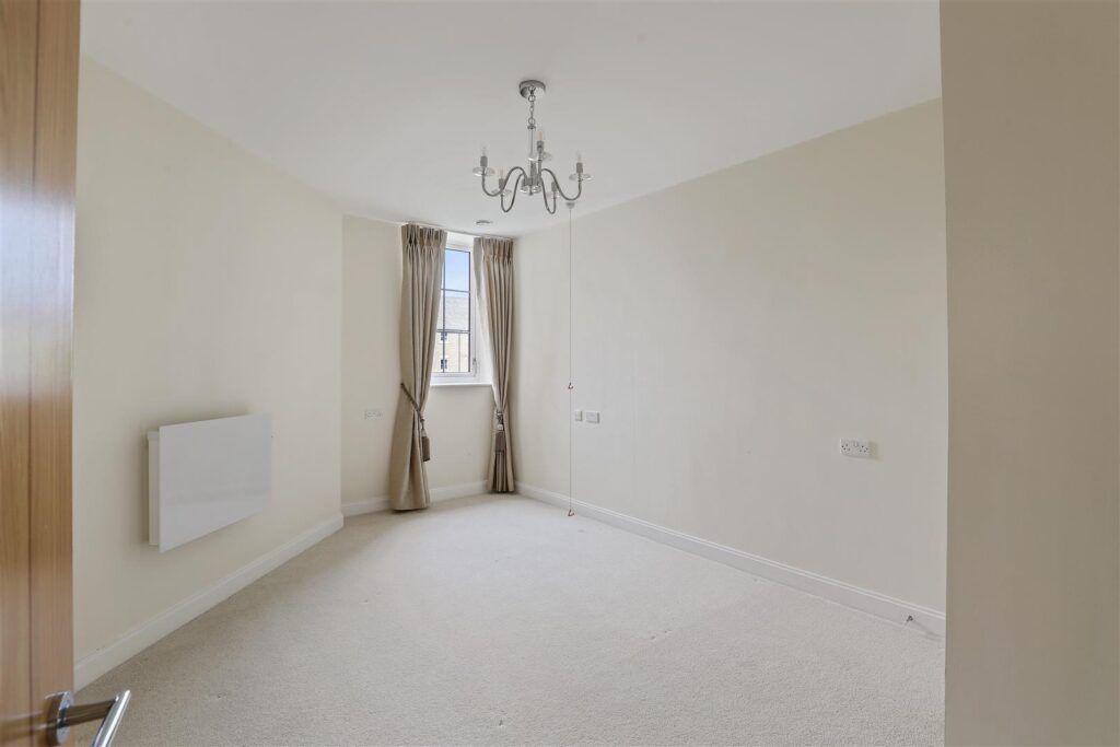 Watson Place. Trinity Road, Chipping Norton, Oxfordshire, OX7 5AJ