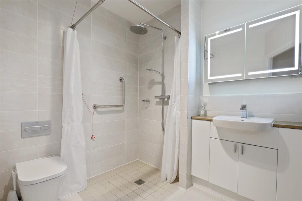 Watson Place. Trinity Road, Chipping Norton, Oxfordshire, OX7 5AJ