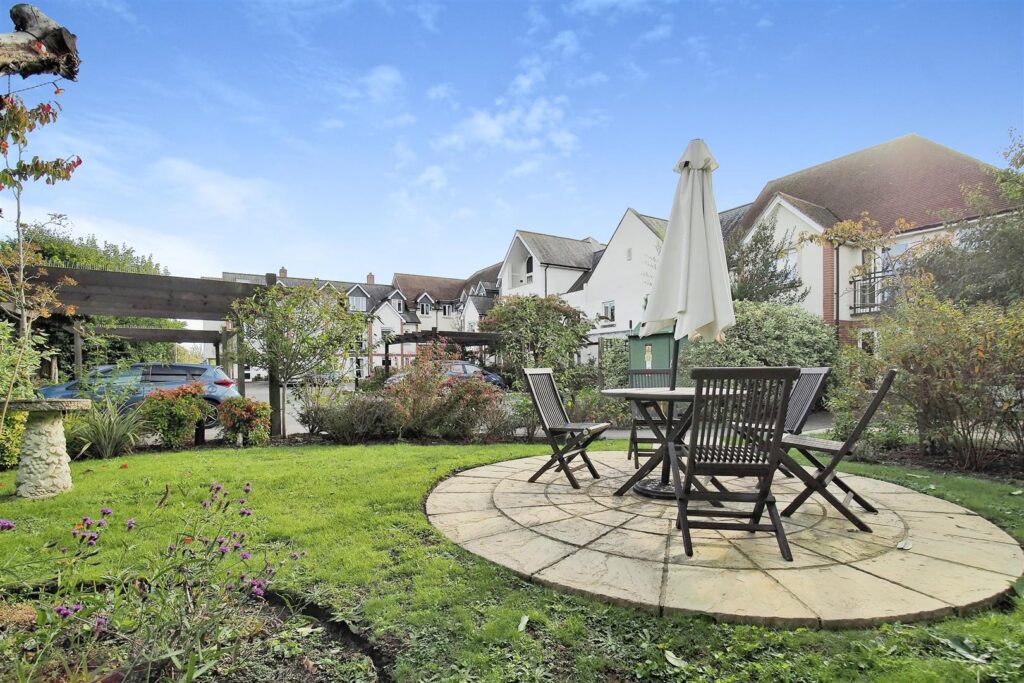 Farringford Court, Avenue Road, Lymington, Hampshire, SO41 9PA