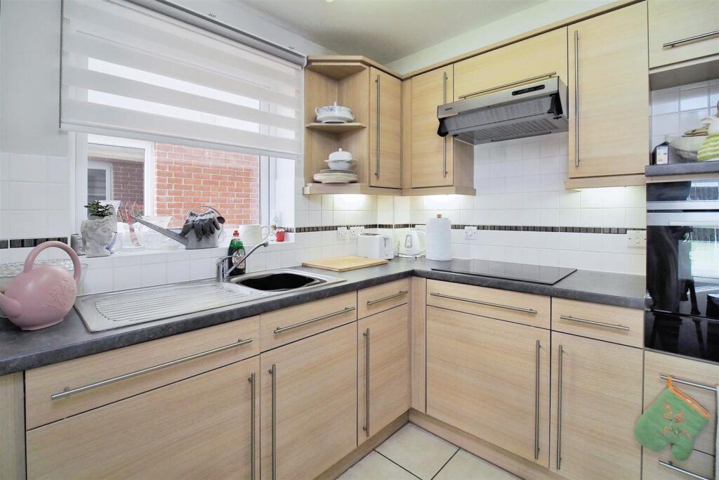 Farringford Court, Avenue Road, Lymington, Hampshire, SO41 9PA