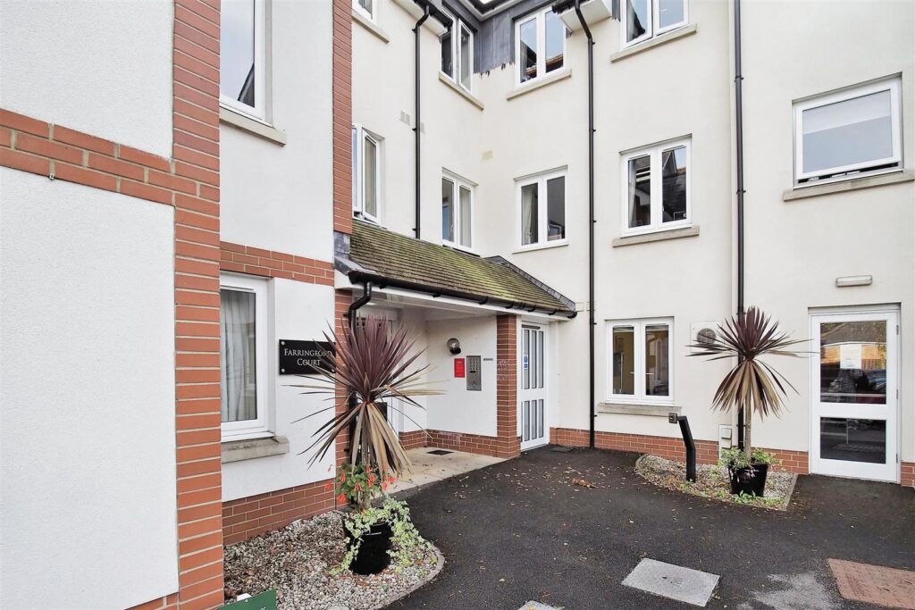 Farringford Court, Avenue Road, Lymington, Hampshire, SO41 9PA