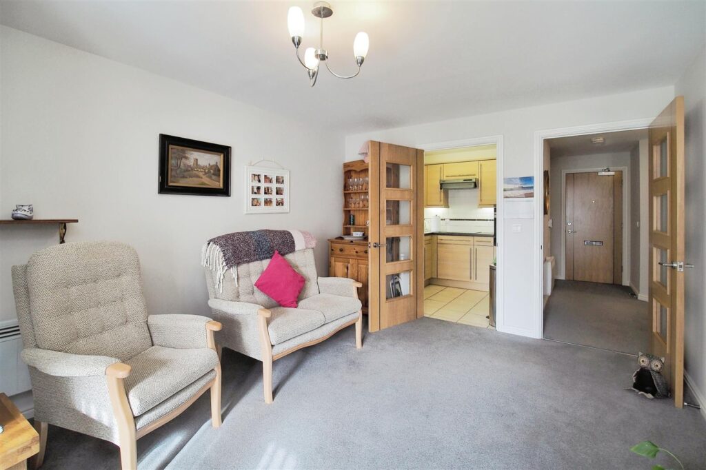 Farringford Court, Avenue Road, Lymington, Hampshire, SO41 9PA