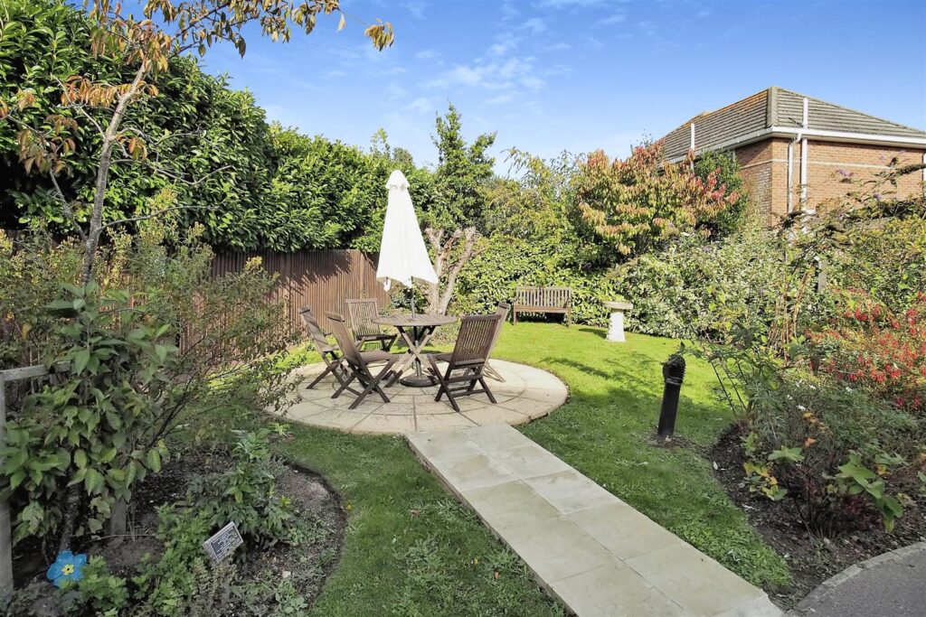 Farringford Court, Avenue Road, Lymington, Hampshire, SO41 9PA