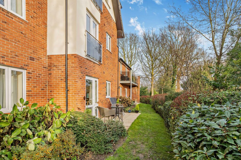 Oak Grange, Bradburns Lane, Hartford
