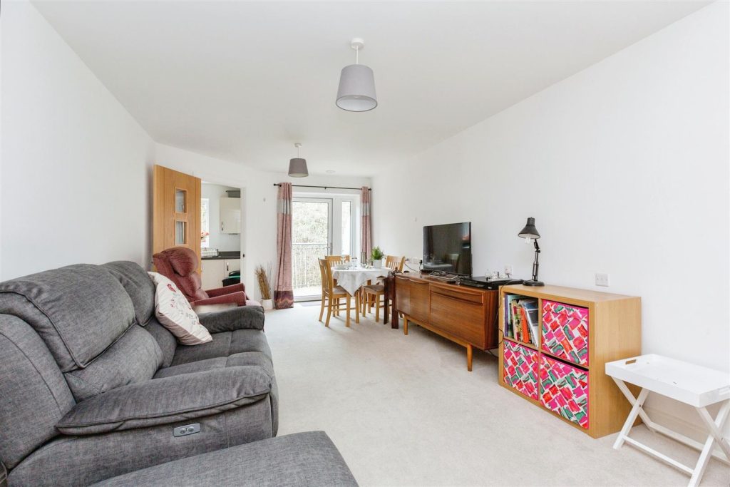 Elizabeth House, St. Giles Mews, Stony Stratford,