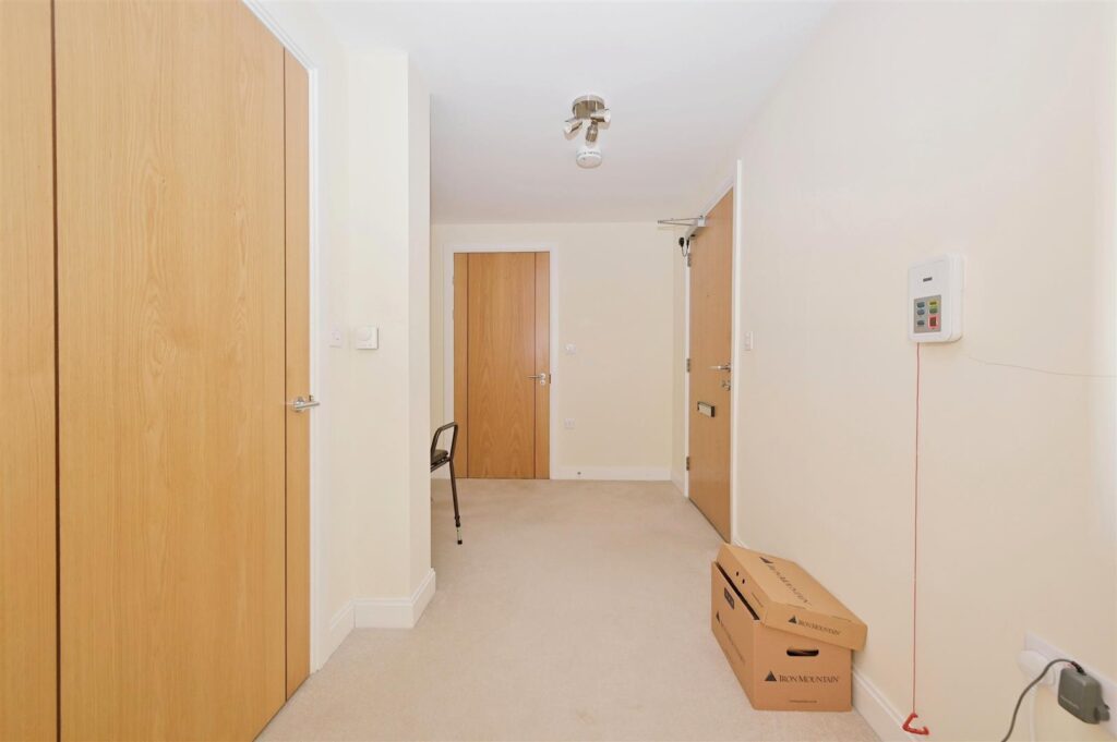 Eleanor House, London Road, St. Albans . AL1 1NR