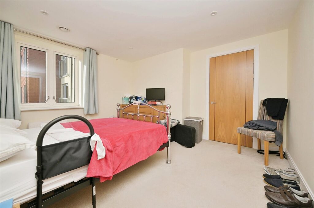 Eleanor House, London Road, St. Albans . AL1 1NR