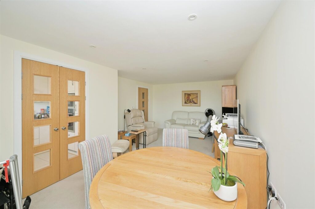 Eleanor House, London Road, St. Albans . AL1 1NR