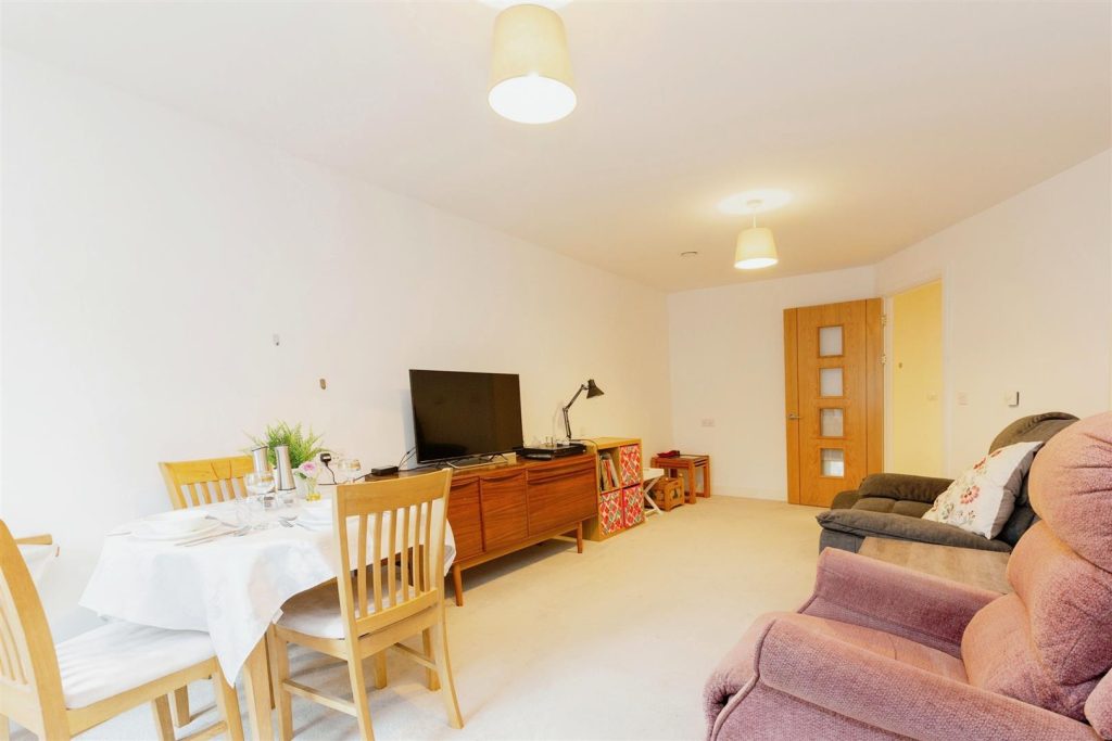 Elizabeth House, St. Giles Mews, Stony Stratford,