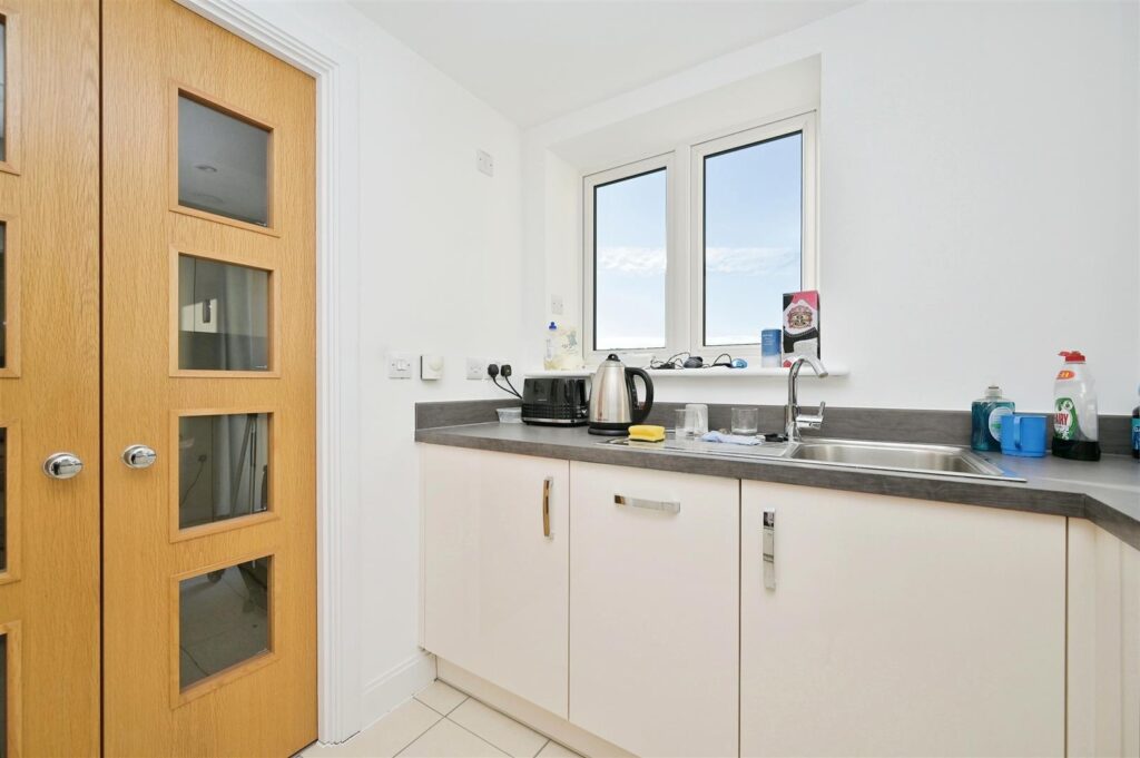Eleanor House, London Road, St. Albans . AL1 1NR