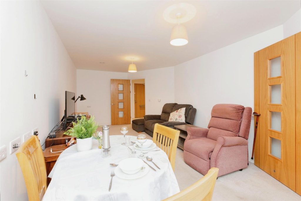 Elizabeth House, St. Giles Mews, Stony Stratford,
