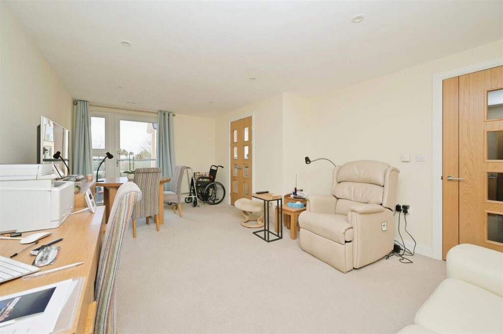 Eleanor House, London Road, St. Albans . AL1 1NR