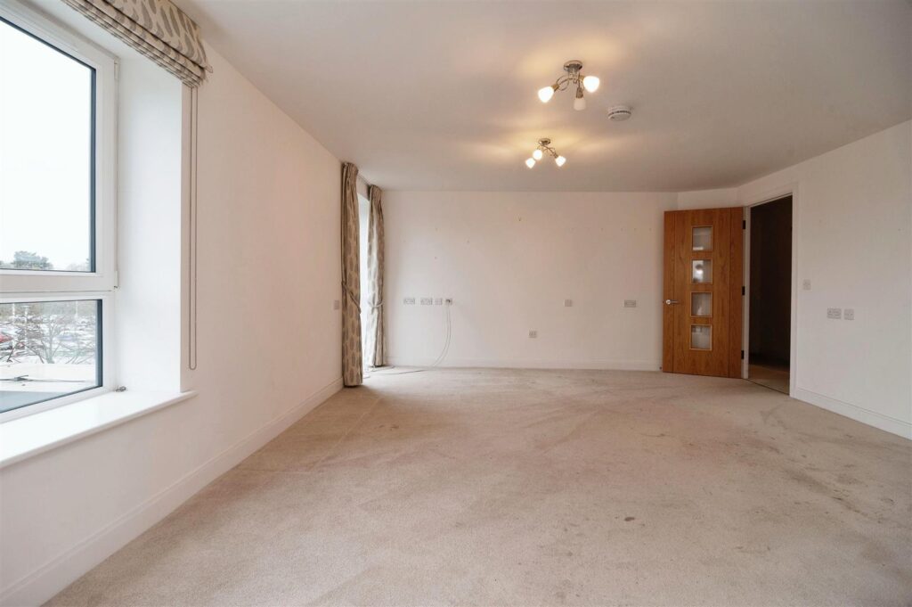 Miami House, Princes Road, Chelmsford, Essex, CM2 9GE