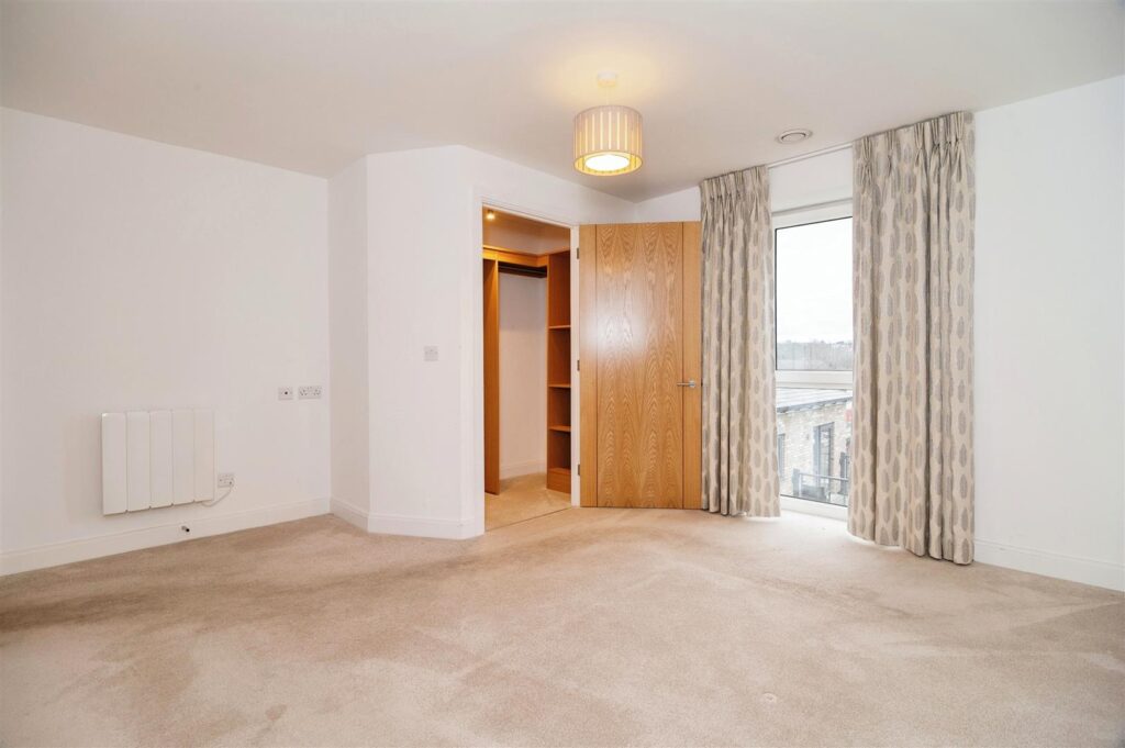 Miami House, Princes Road, Chelmsford, Essex, CM2 9GE