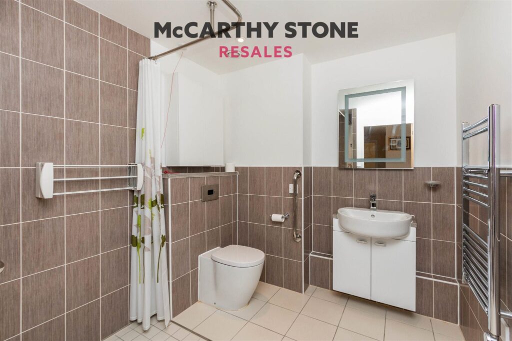 Kings Place, Fleet Road, Fleet, GU51 3FS