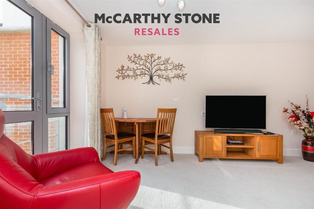 Kings Place, Fleet Road, Fleet, GU51 3FS