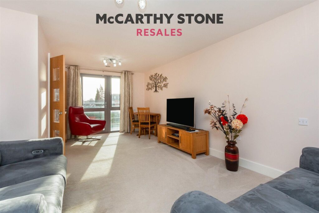 Kings Place, Fleet Road, Fleet, GU51 3FS