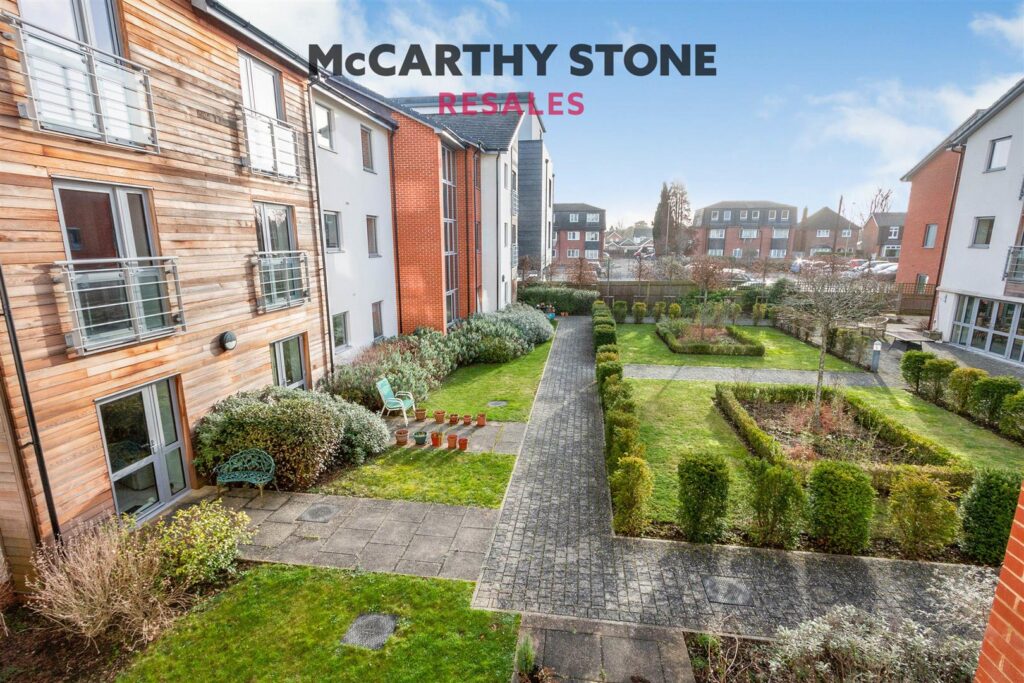 Kings Place, Fleet Road, Fleet, GU51 3FS