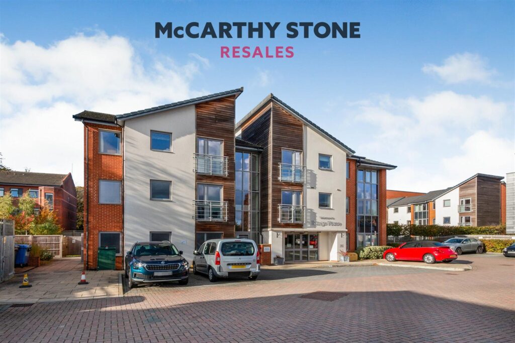 Kings Place, Fleet Road, Fleet, GU51 3FS