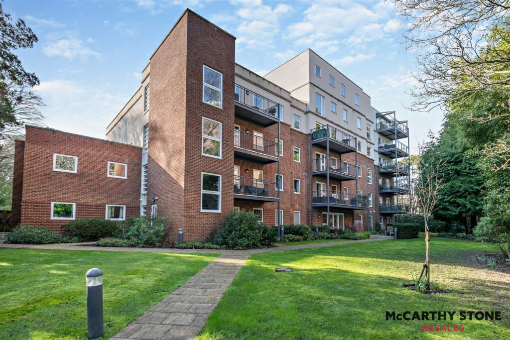 Clarendon House, Tower Road, Poole, BH13 6FE