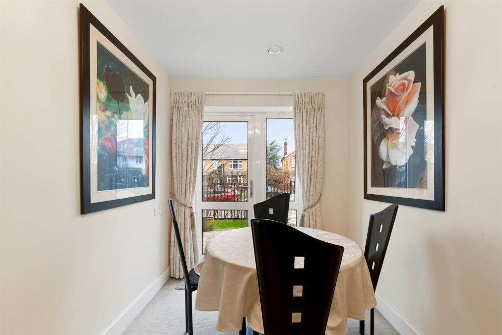 Josiah Drive, Ickenham