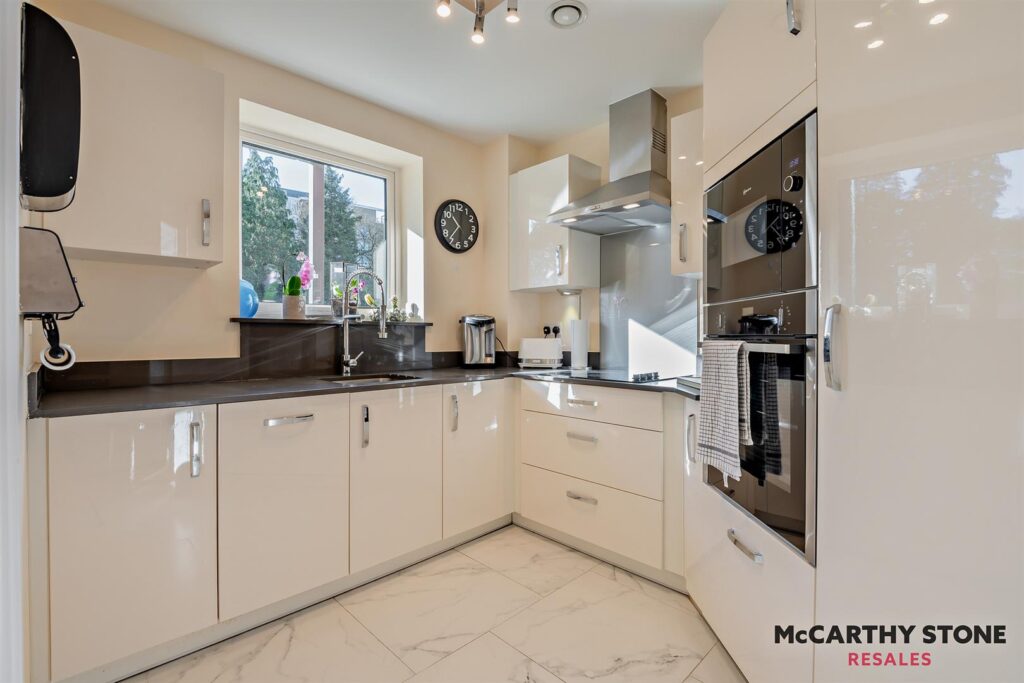 Clarendon House, Tower Road, Poole, BH13 6FE