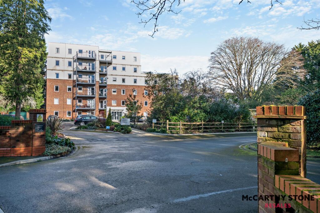 Clarendon House, Tower Road, Poole, BH13 6FE