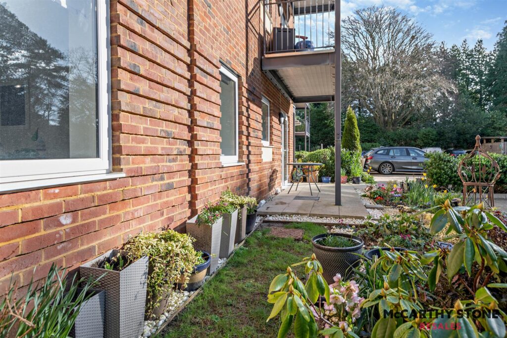 Clarendon House, Tower Road, Poole, BH13 6FE