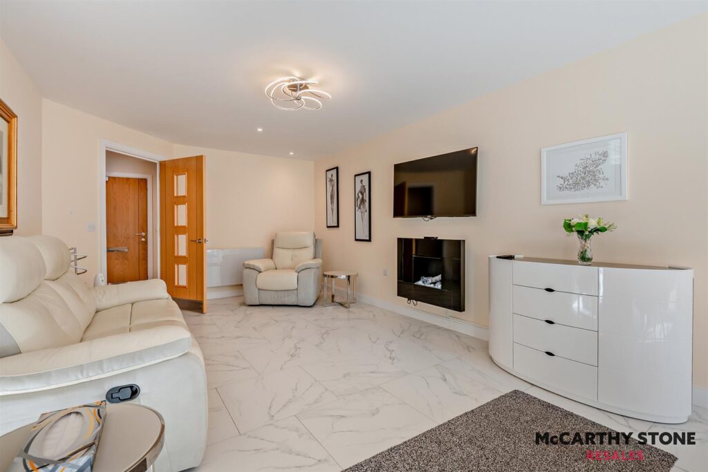 Clarendon House, Tower Road, Poole, BH13 6FE