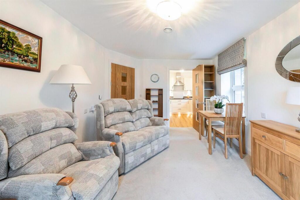 Elizabeth House, St. Giles Mews, Stony Stratford,