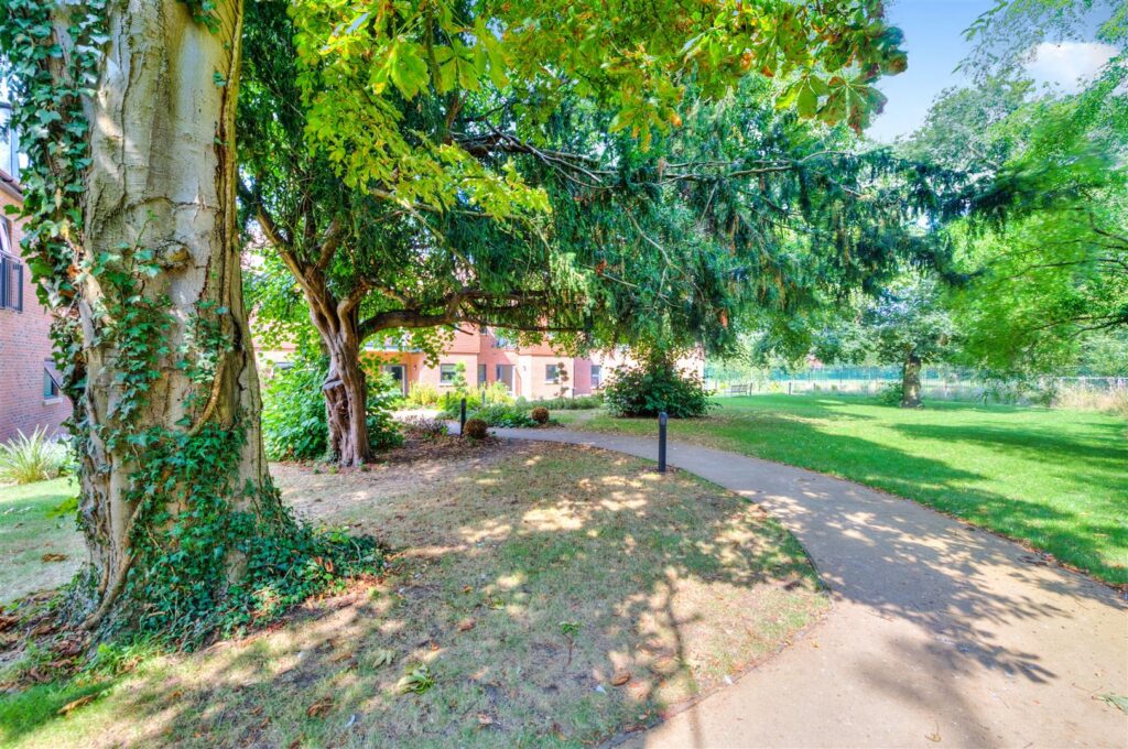 Elizabeth House, St. Giles Mews, Stony Stratford,