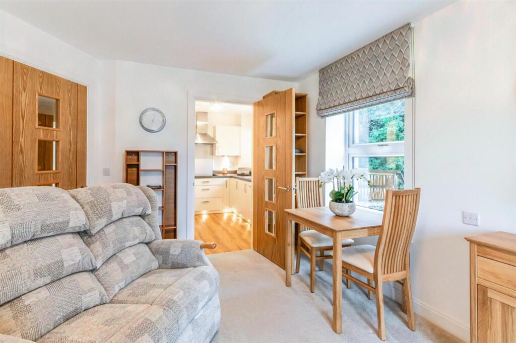 Elizabeth House, St. Giles Mews, Stony Stratford,