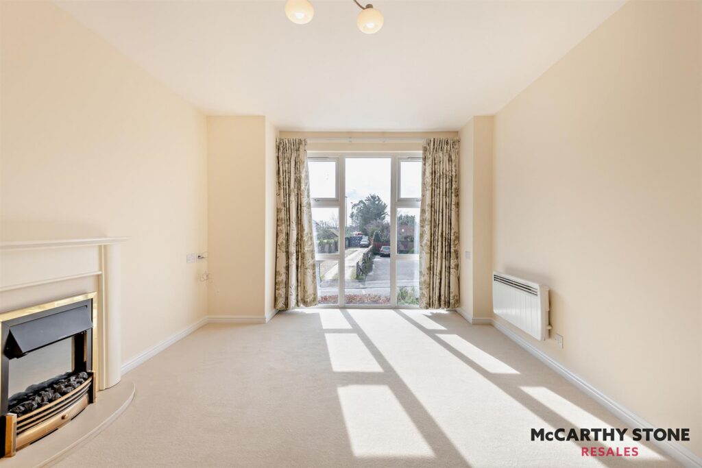 Farringford Court, Avenue Road, Lymington, Hampshire, SO41 9PA