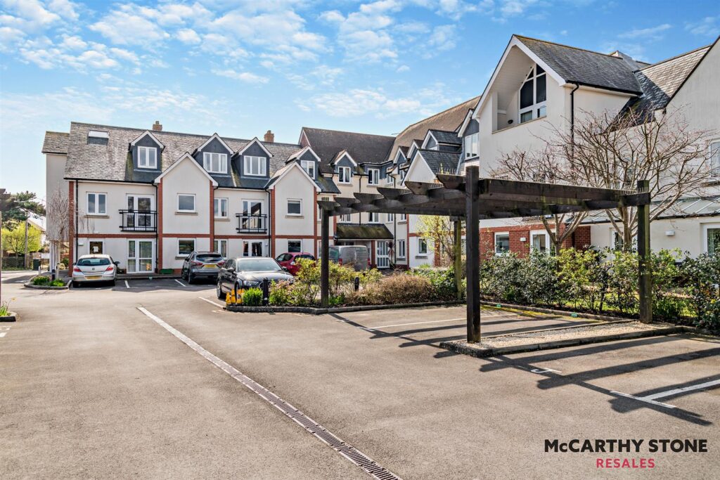 Farringford Court, Avenue Road, Lymington, Hampshire, SO41 9PA