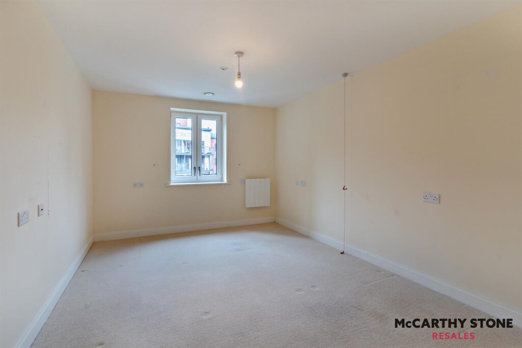 Llys Isan, Ilex Close, Llanishen, Cardiff, CF14 5DZ
