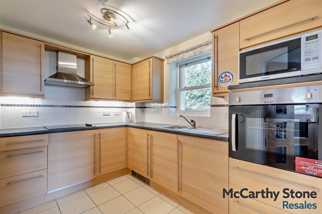 Cartwright Court, 2 Victoria Road, Malvern, WR14 2GE