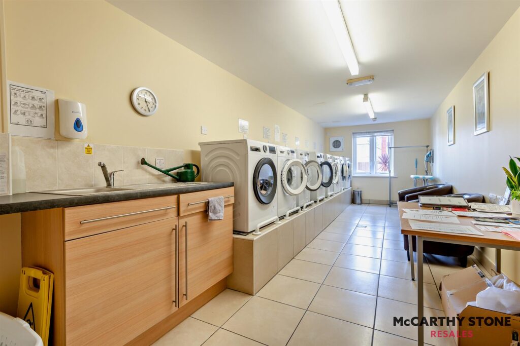 Farringford Court, Avenue Road, Lymington, Hampshire, SO41 9PA