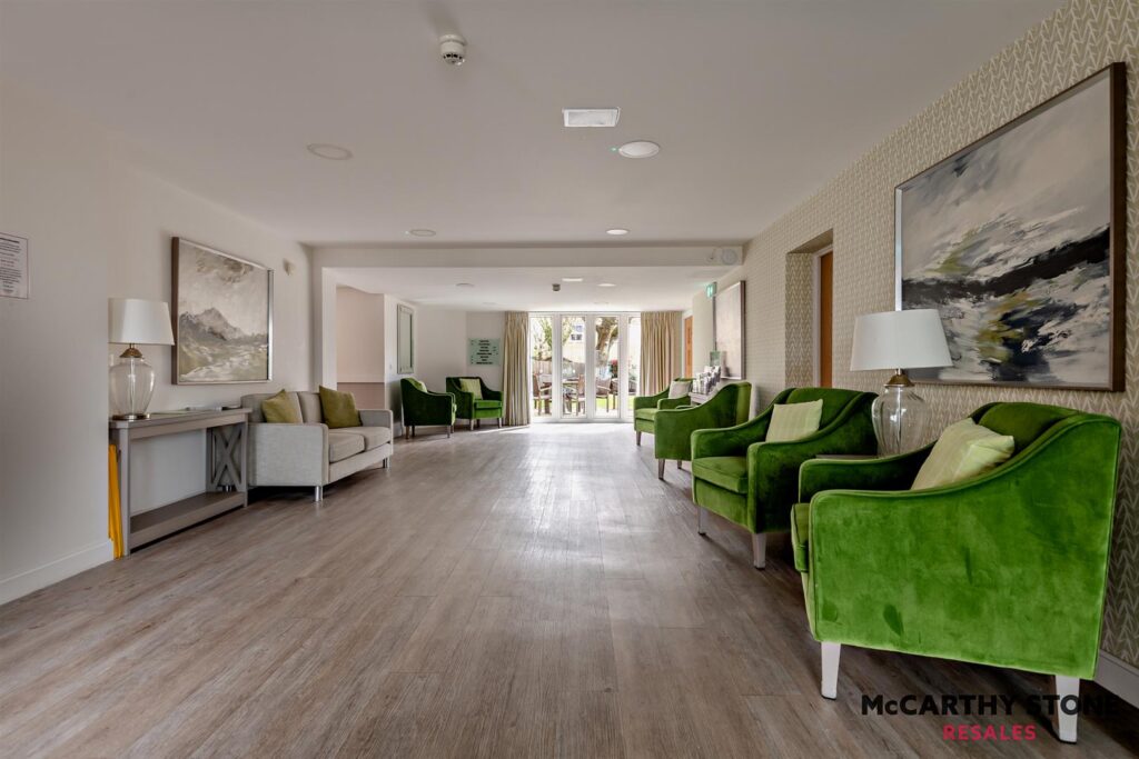 Olivier Place, Hart Close, Wilton, SP2 0FW