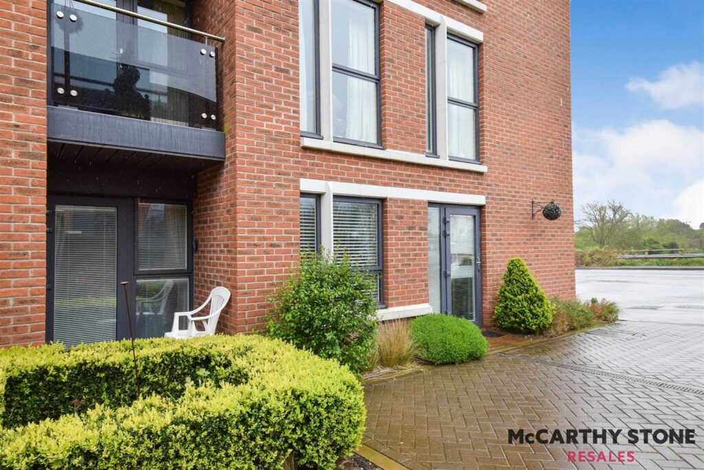 Glenhills Court, Little Glen Road, Glen Parva, Leicester, LE2 9DH