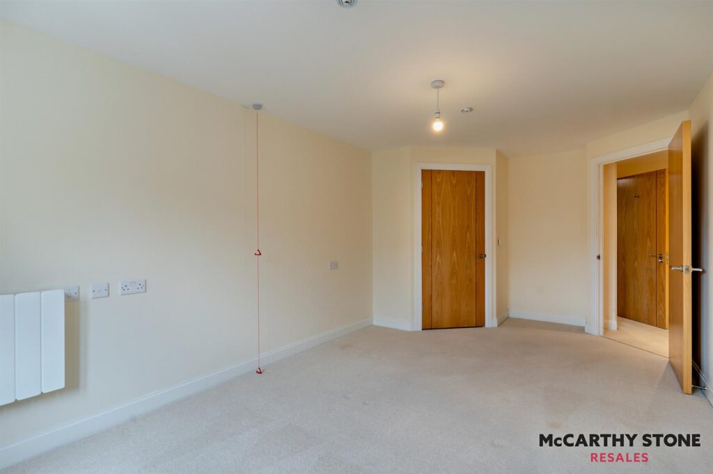 Llys Isan, Ilex Close, Llanishen, Cardiff, CF14 5DZ
