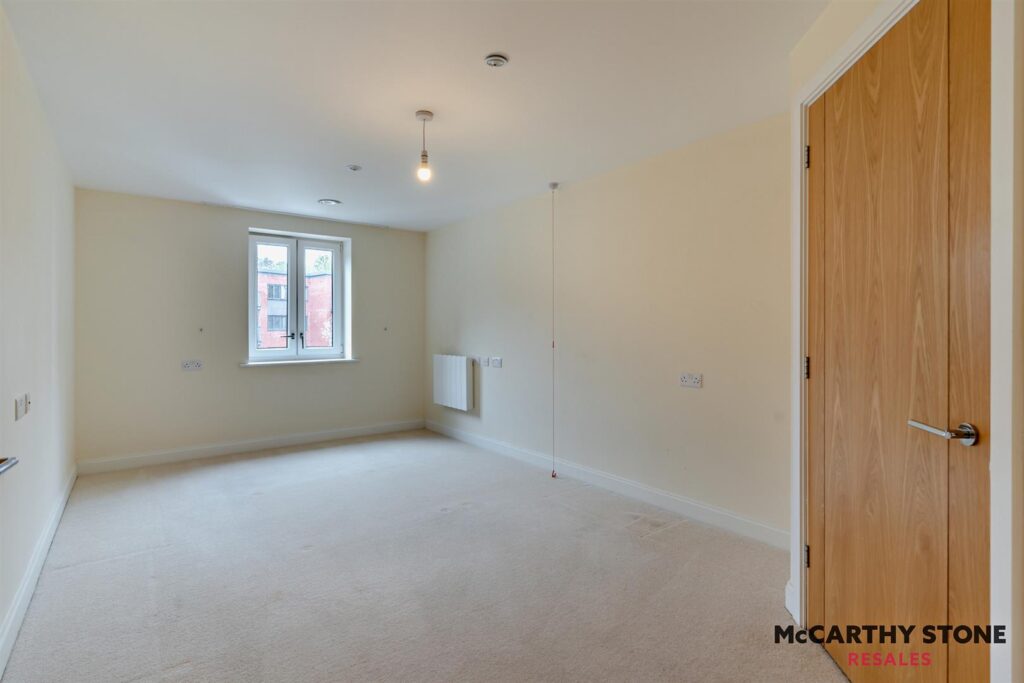 Llys Isan, Ilex Close, Llanishen, Cardiff, CF14 5DZ