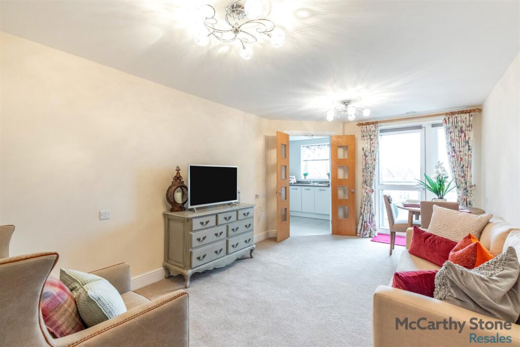 Wardington Court, Welford Road, Northampton, Northamptonshire NN2 8FR