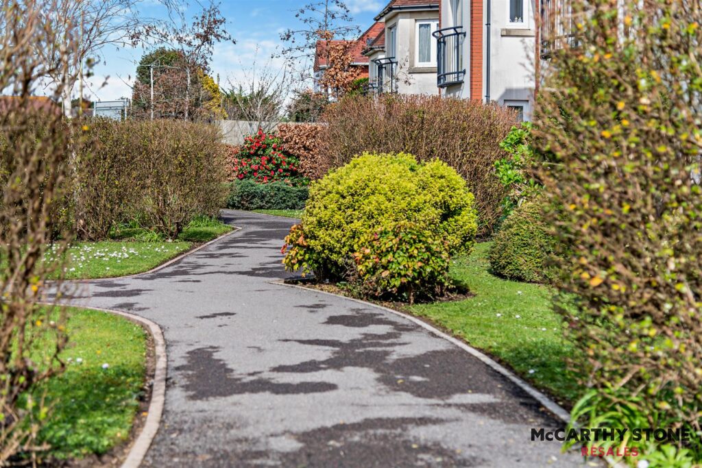 Farringford Court, Avenue Road, Lymington, Hampshire, SO41 9PA