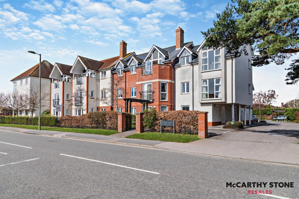 Farringford Court, Avenue Road, Lymington, Hampshire, SO41 9PA