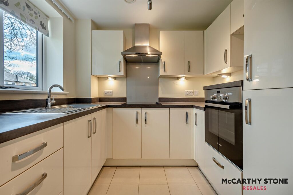 Olivier Place, Hart Close, Wilton, SP2 0FW