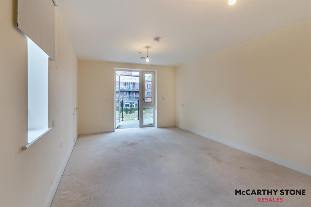 Llys Isan, Ilex Close, Llanishen, Cardiff, CF14 5DZ